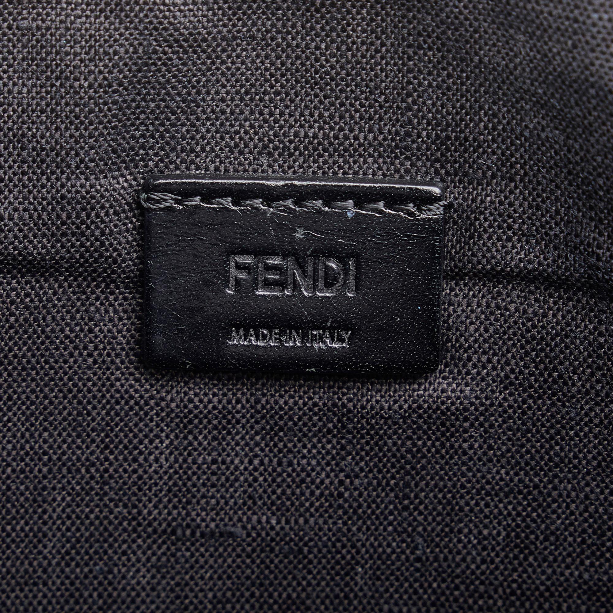 Fendi Faces Zip Clutch (SHG-s4AsdX)