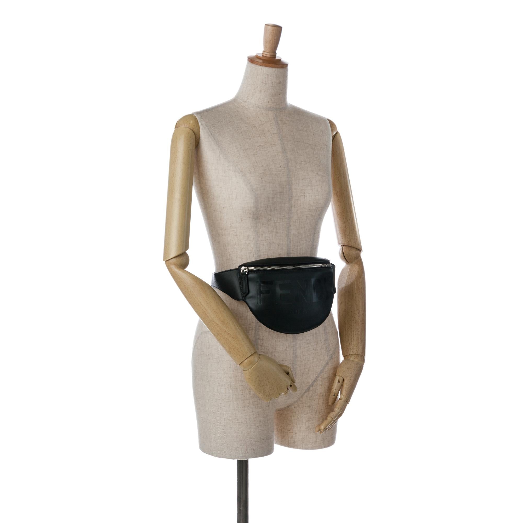 Fendi Fendi Logo Belt Bag (SHG-eL2x5w)
