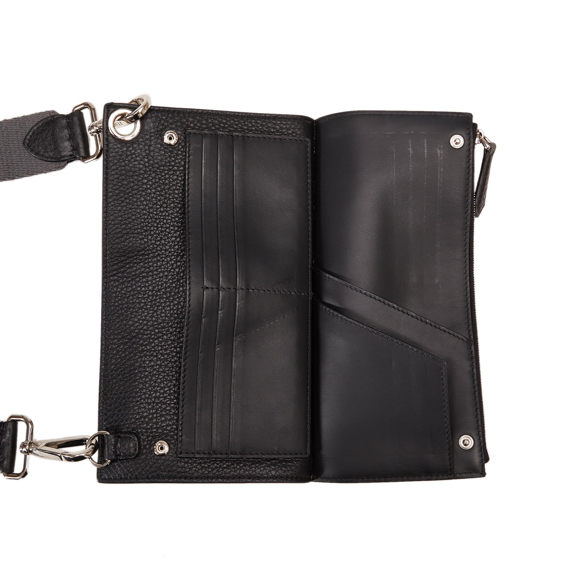 Fendi Flat Pouch Leather Crossbody (SHG-ezFVMK)