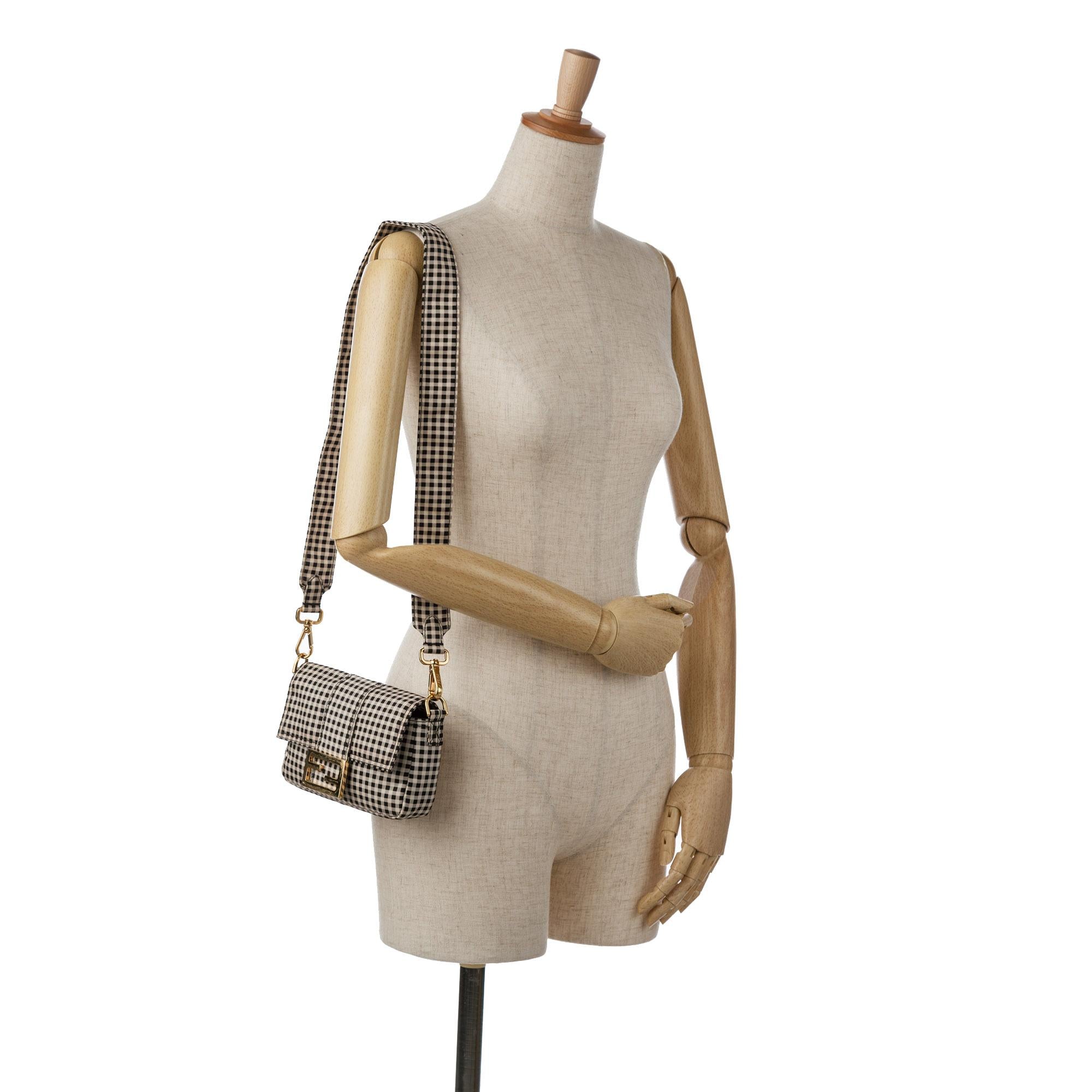 Fendi Joshua Vides Convertible Baguette (SHG-N1wCx0)