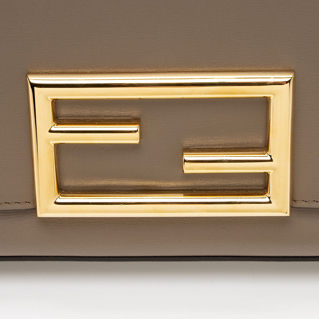 Fendi Lambskin Baguette Wallet on Chain (SHF-Jcp7JZ)