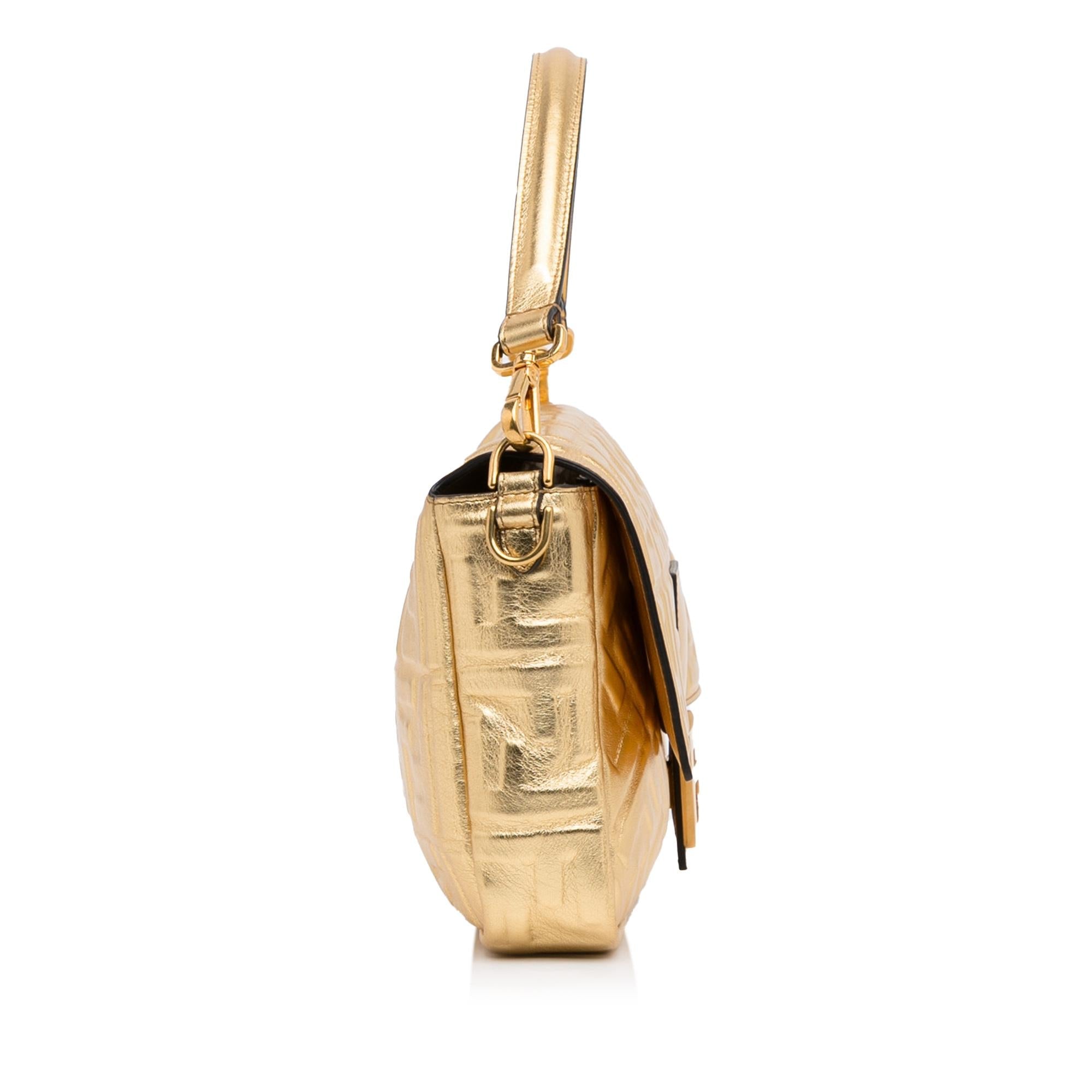 Fendi Large Embossed Zucca Baguette (SHG-ZcKJ66)