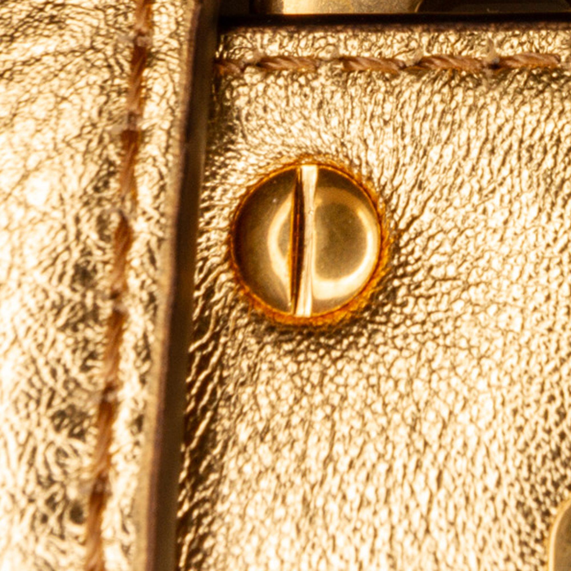 Fendi Large Embossed Zucca Baguette (SHG-ZcKJ66)