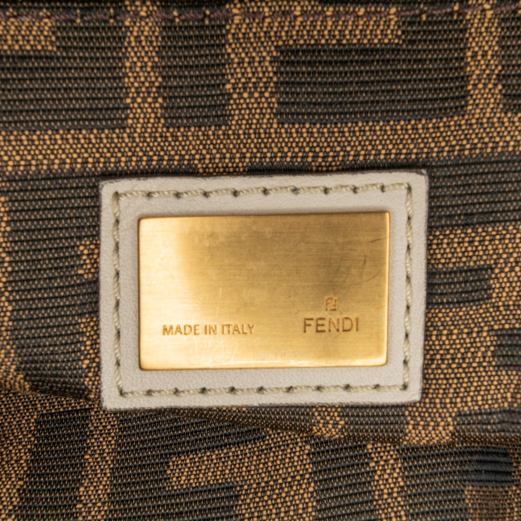 Fendi Large Leather Peekaboo (SHG-h04U5U)