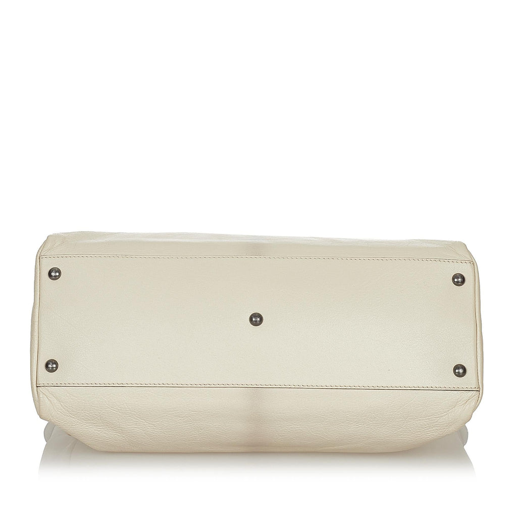 Fendi Large Peekaboo Leather Satchel (SHG-usPpvT)
