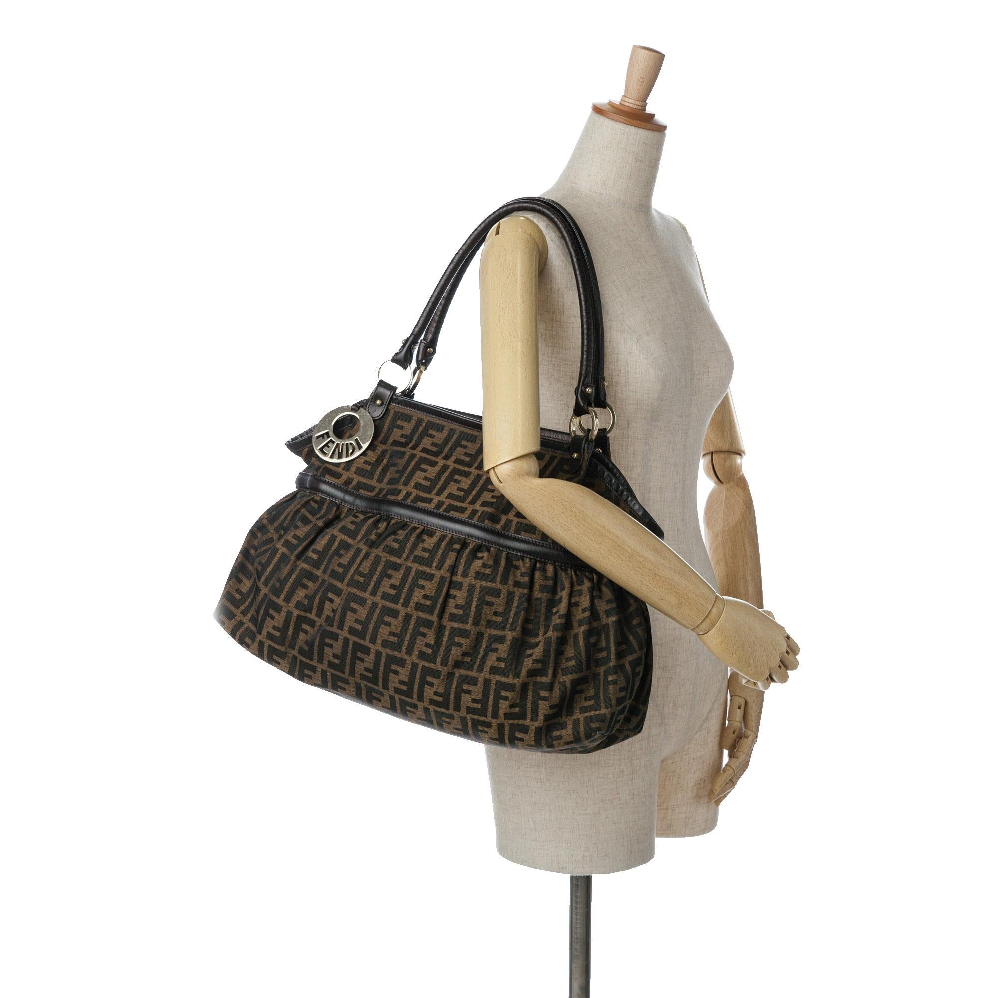 Fendi Large Zucca Canvas Chef Shoulder Bag (SHG-fxpyVR)