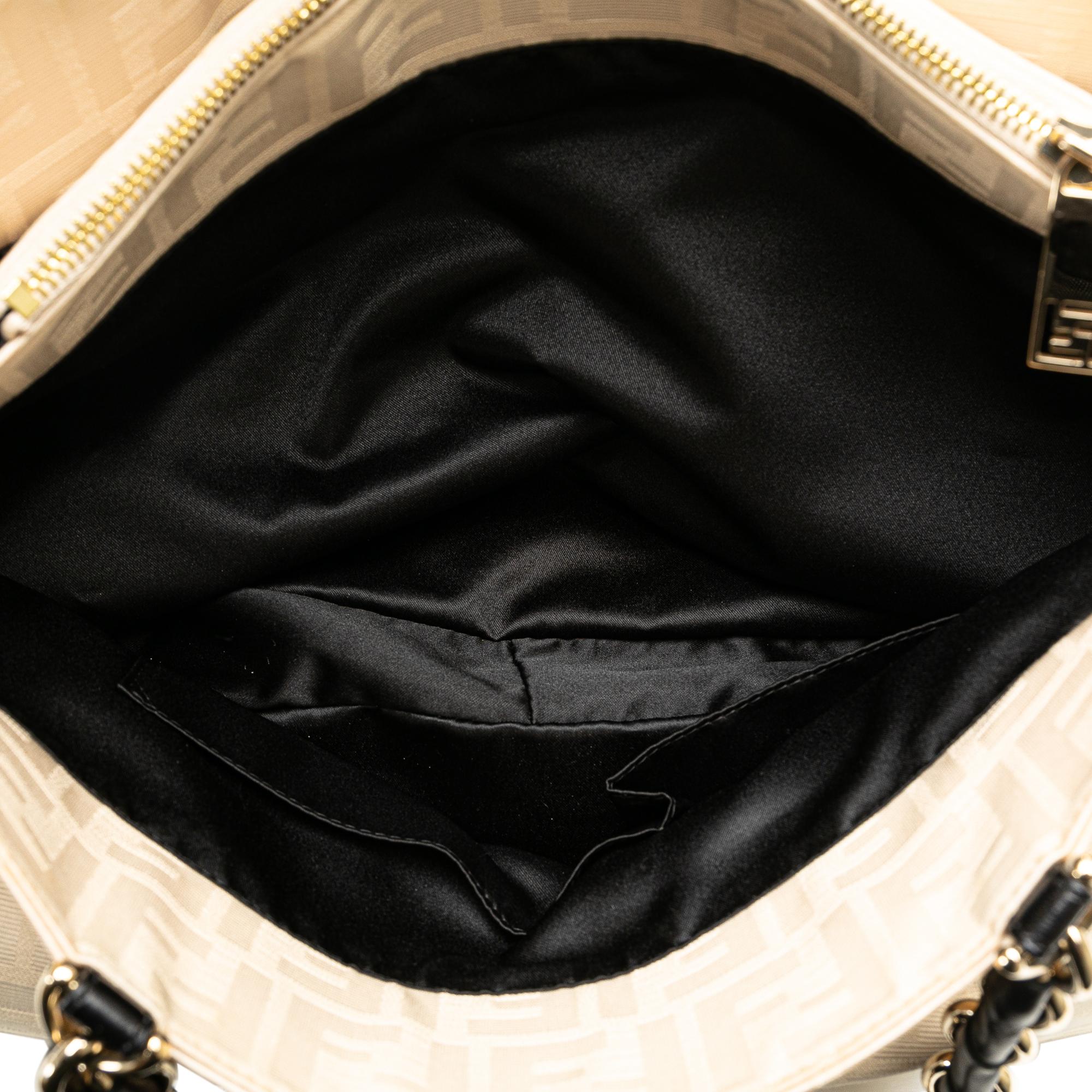 Fendi Large Zucca Canvas Mia Tote (SHG-TOEhpT)