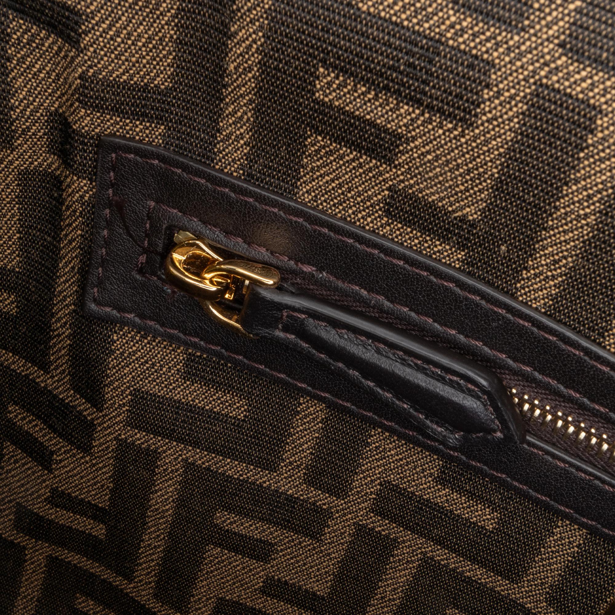 Fendi Large Zucca Fluo Trim Baguette Satchel (SHG-jbo1Oy)