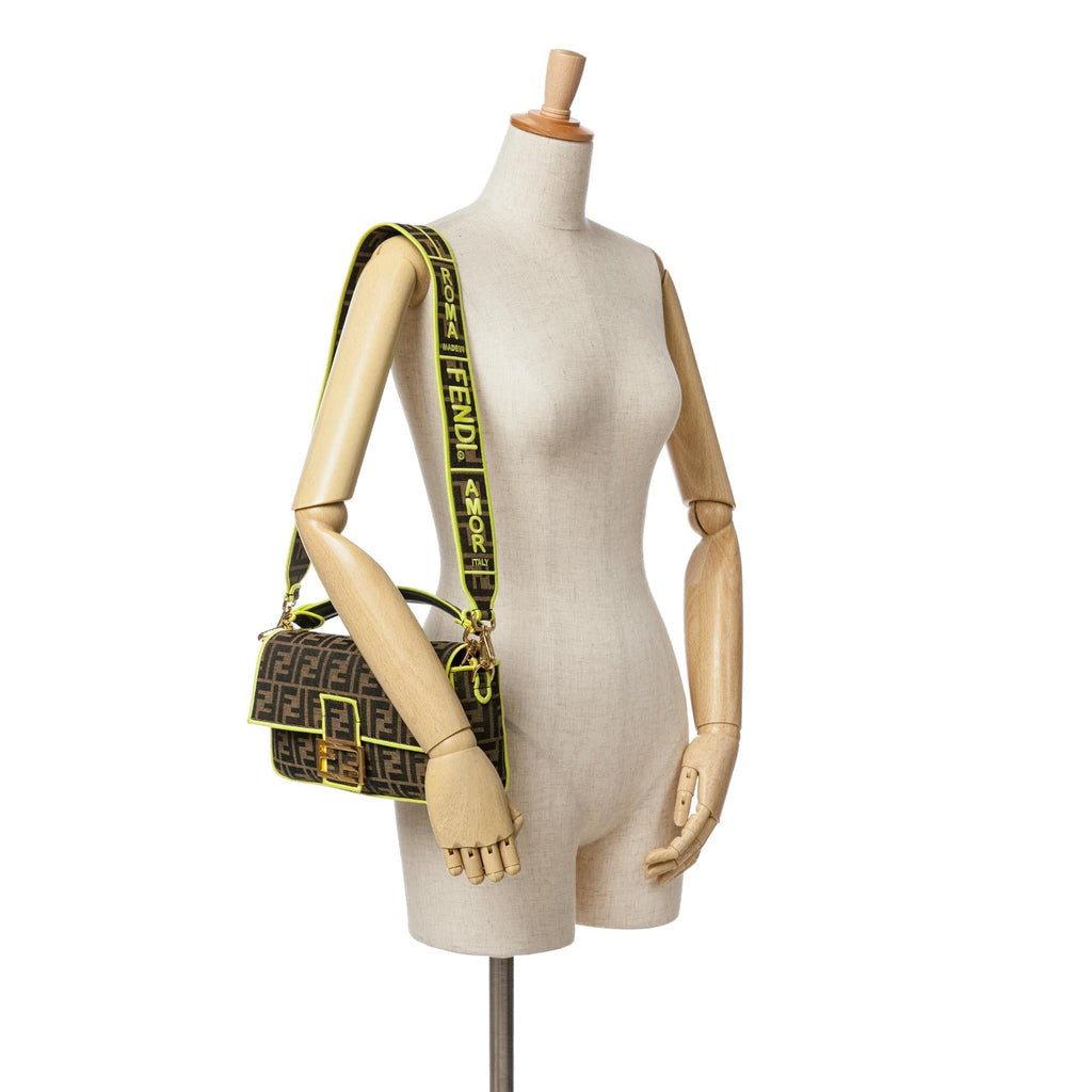 Fendi Large Zucca Fluo Trim Baguette Satchel (SHG-jbo1Oy)