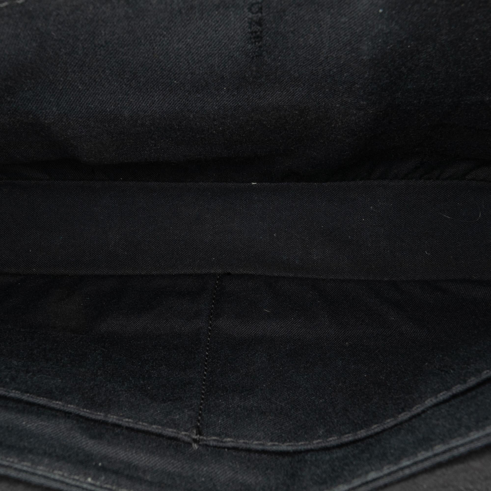 Fendi Leather 3Baguette Shoulder Bag (SHG-aChoJK)