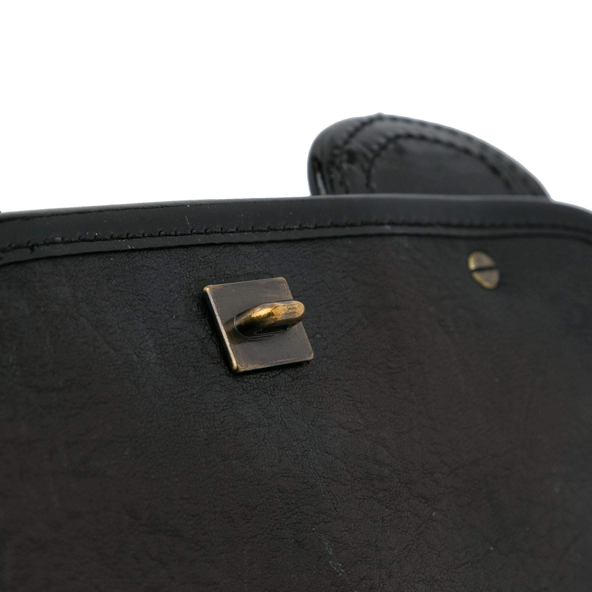 Fendi Leather B Shoulder Bag (SHG-ZmkjQW)