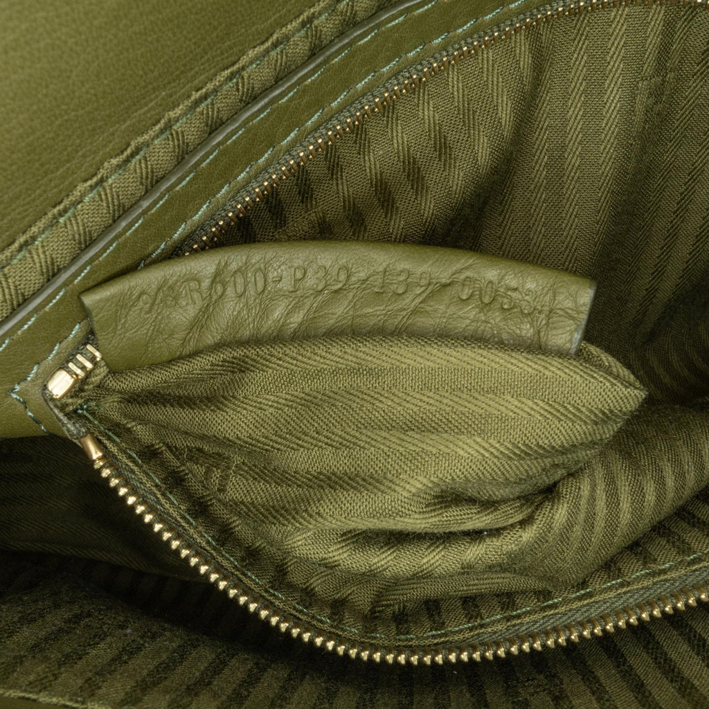 Fendi Leather Baguette Crossbody (SHG-ZNxLQ5)