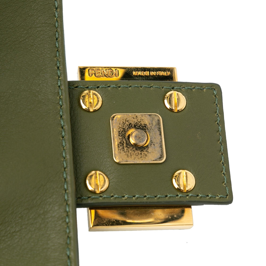 Fendi Leather Baguette Crossbody (SHG-ZNxLQ5)