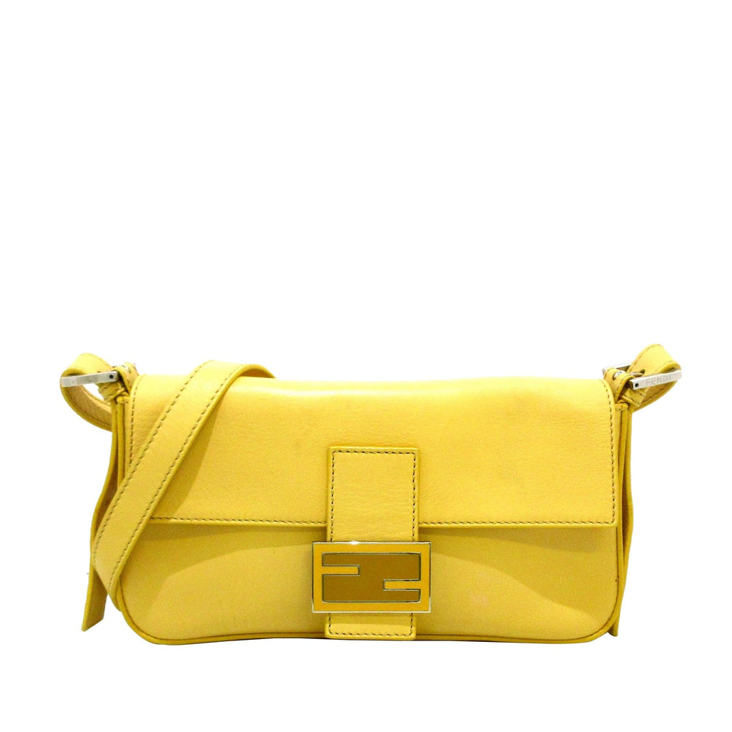 Fendi Leather Baguette with Interchangeable Strap (SHG-ewzoUI)