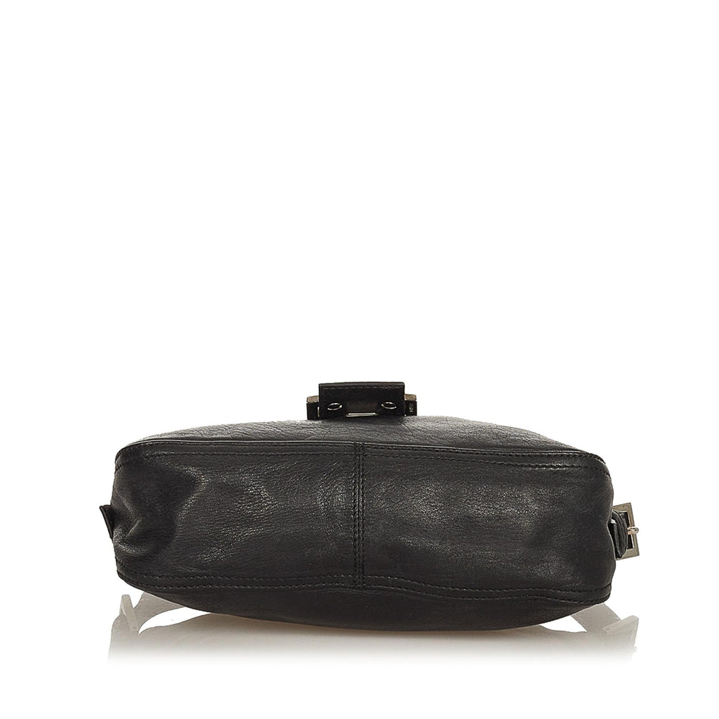 Fendi Leather Baguette (SHG-26236)