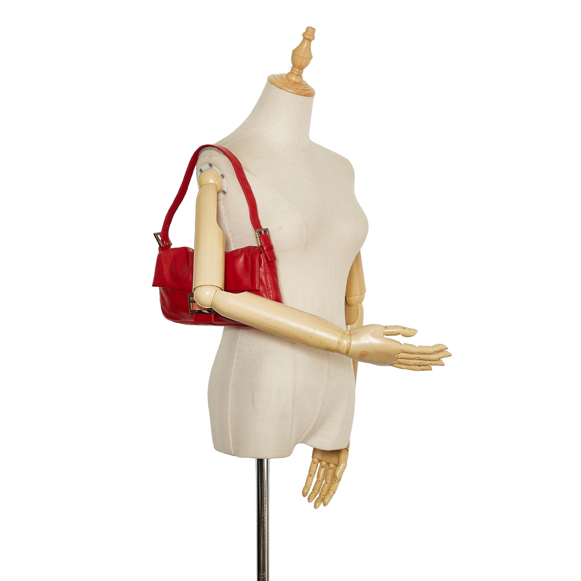 Fendi Leather Baguette (SHG-36073)