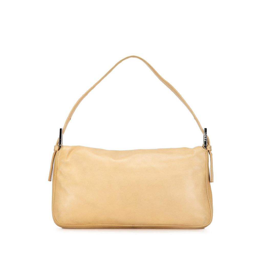 Fendi Leather Baguette (SHG-EDgVHa)
