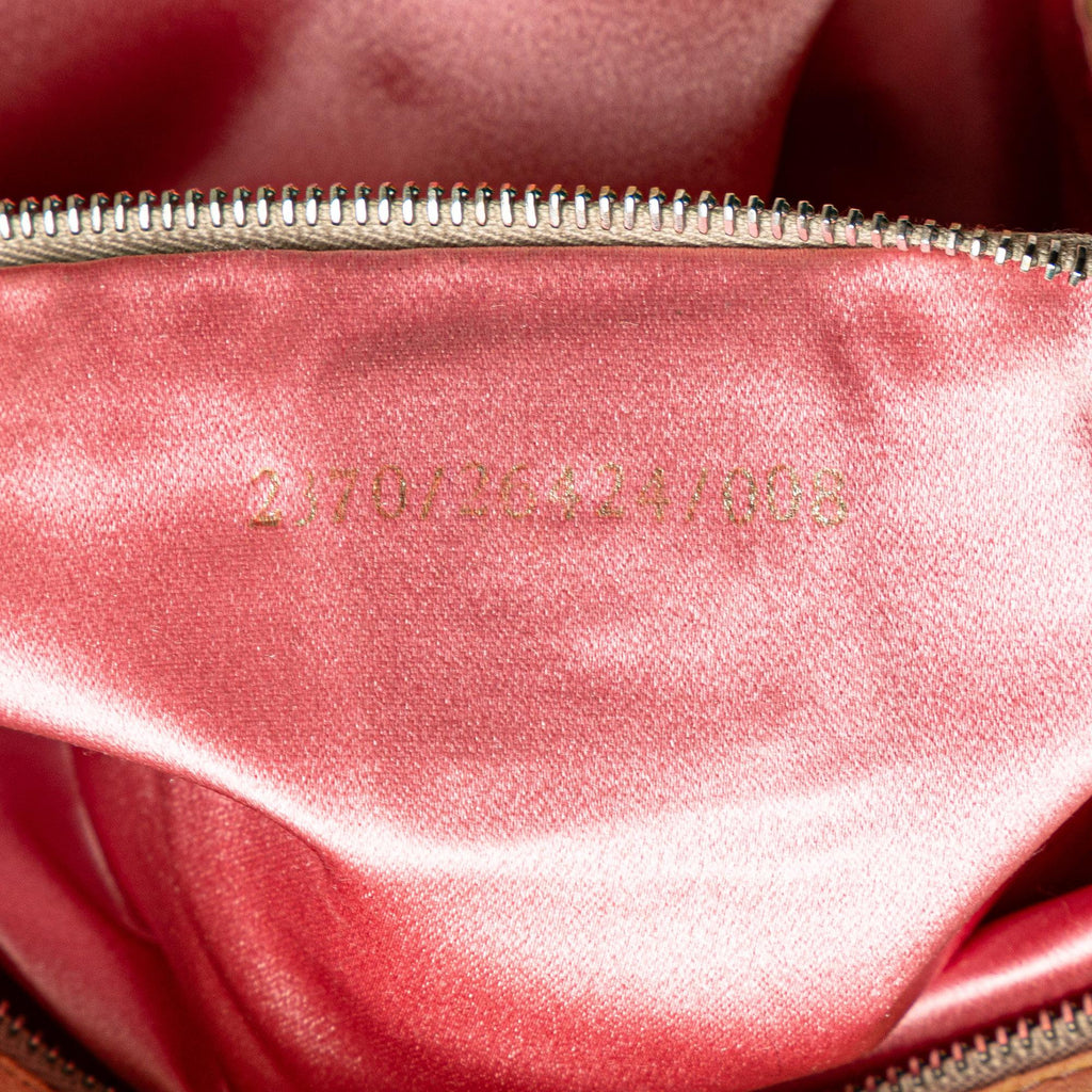 Fendi Leather Baguette (SHG-EDgVHa)