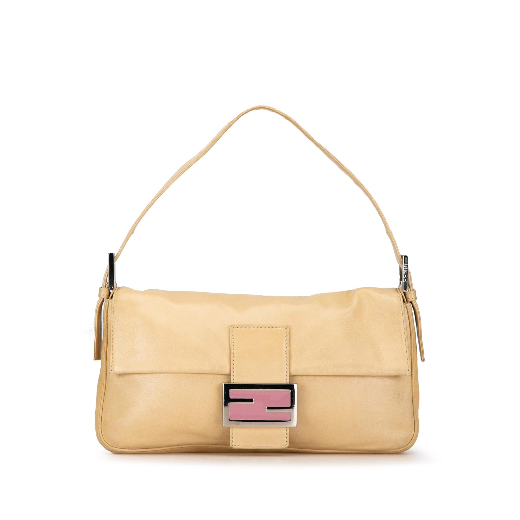 Fendi Leather Baguette (SHG-EDgVHa)
