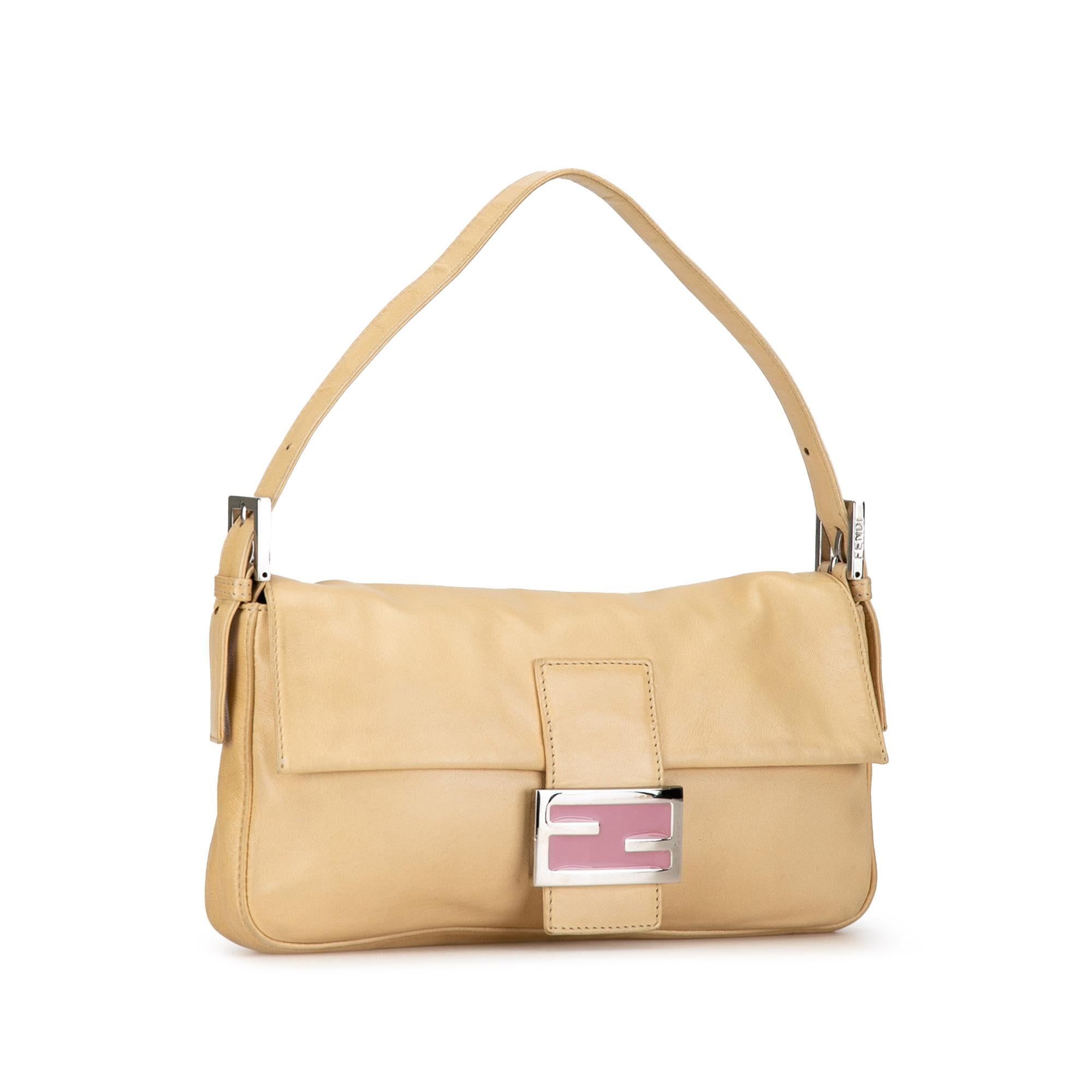 Fendi Leather Baguette (SHG-EDgVHa)