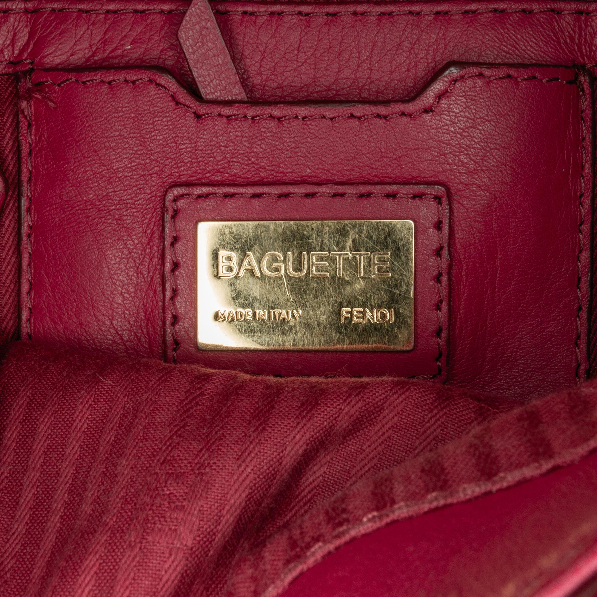 Fendi Leather Baguette (SHG-pfD6vq)