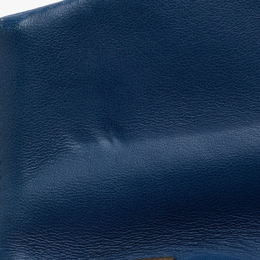 Fendi Leather Be Baguette Shoulder Bag (SHF-rYPf3D)