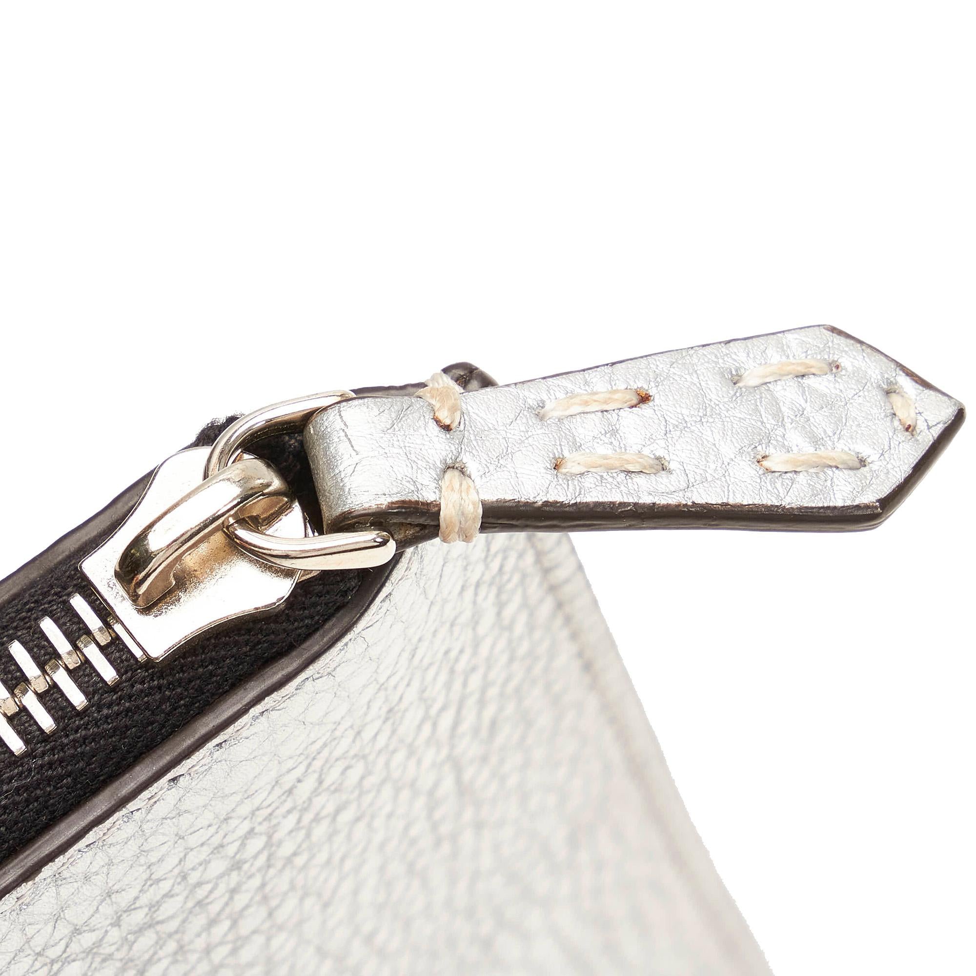 Fendi Leather Clutch Bag (SHG-30919)