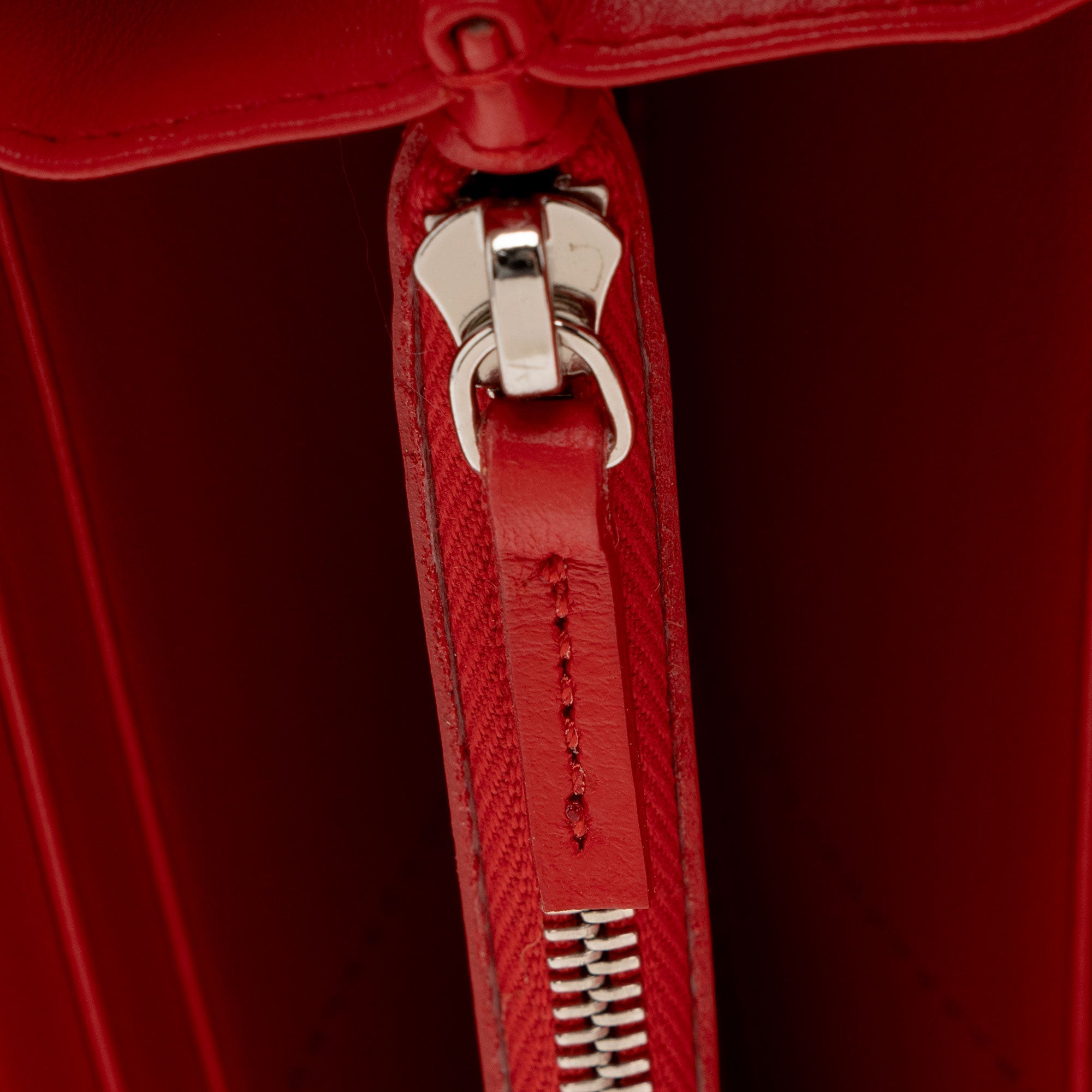 Fendi Leather Dotcom Wallet on Chain Bag (SHF-bVY1rz)