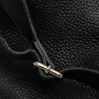Fendi Leather Drawstring Backpack (SHG-hBWU1r)