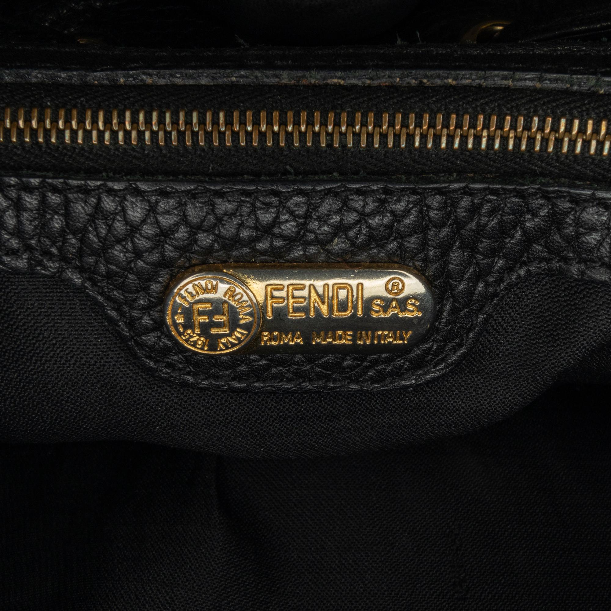 Fendi Leather Drawstring Backpack (SHG-hBWU1r)