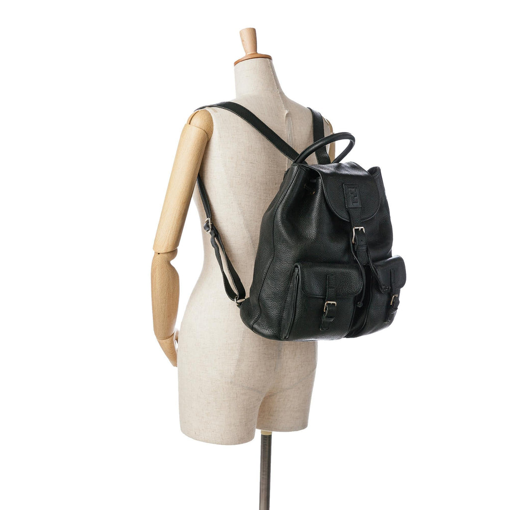 Fendi Leather Drawstring Backpack (SHG-hBWU1r)