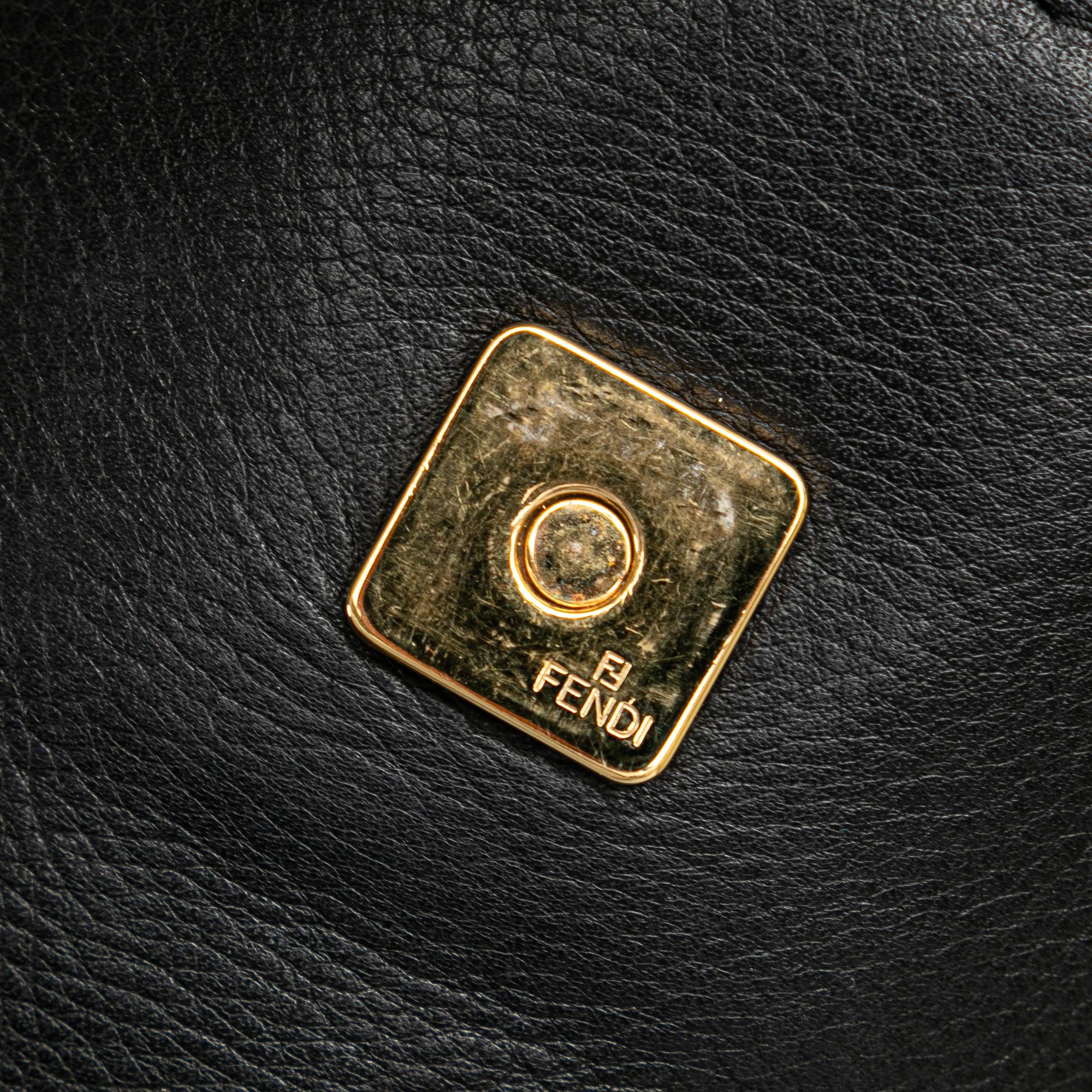 Fendi Leather Fendista Pochette Crossbody (SHG-k6jZOY)