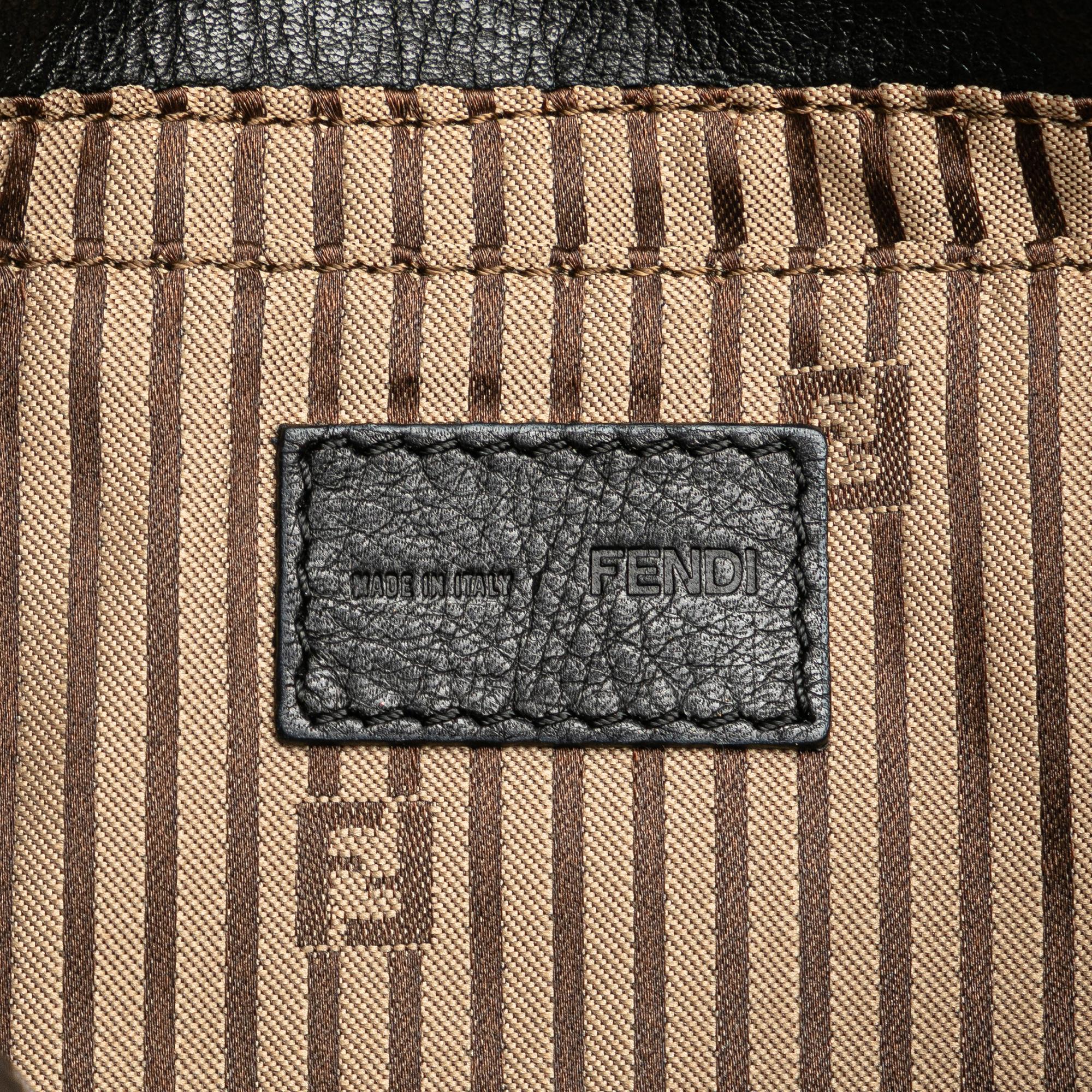 Fendi Leather Fendista Pochette Crossbody (SHG-k6jZOY)