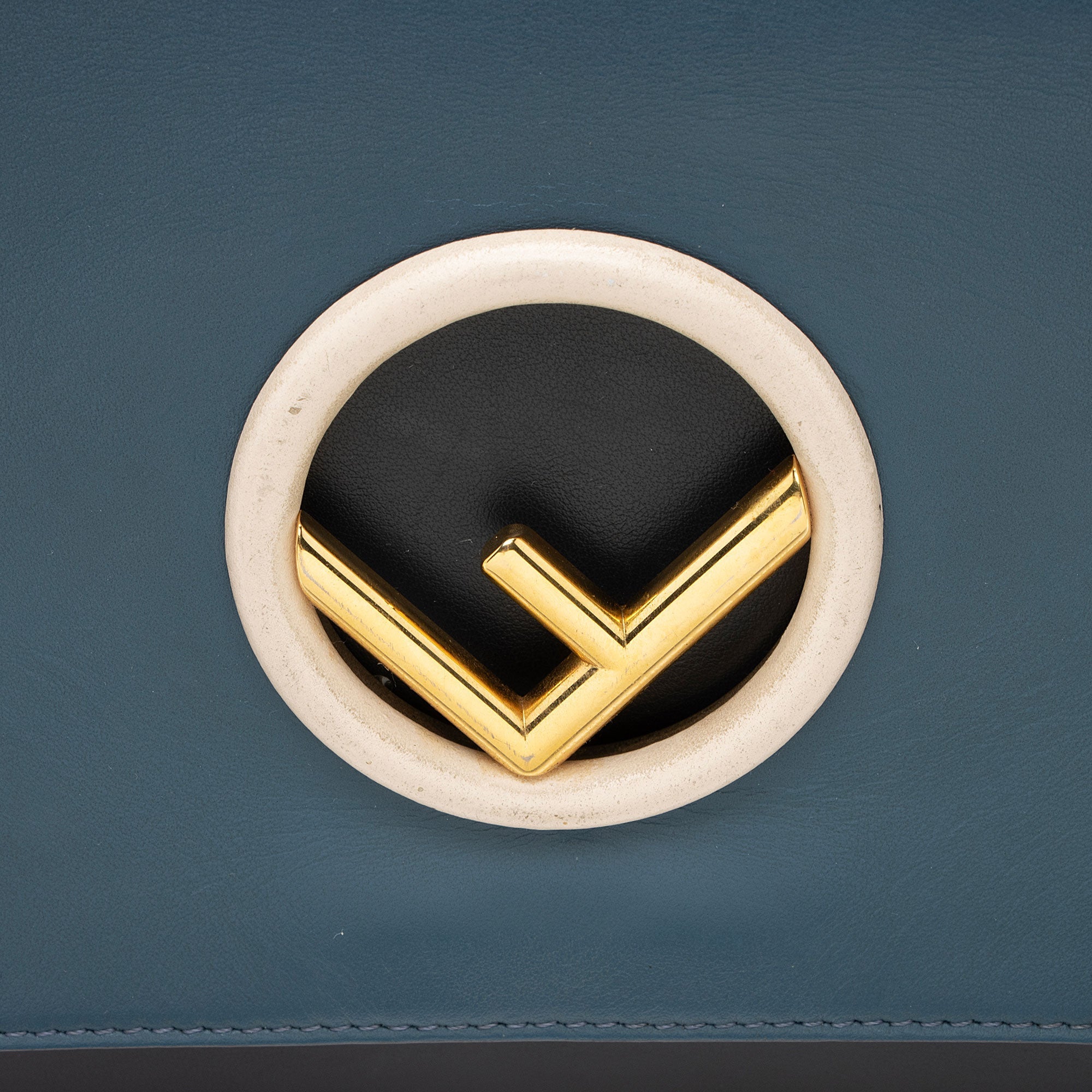 Fendi Leather Kan I F Medium Shoulder Bag (SHF-odjd0J)