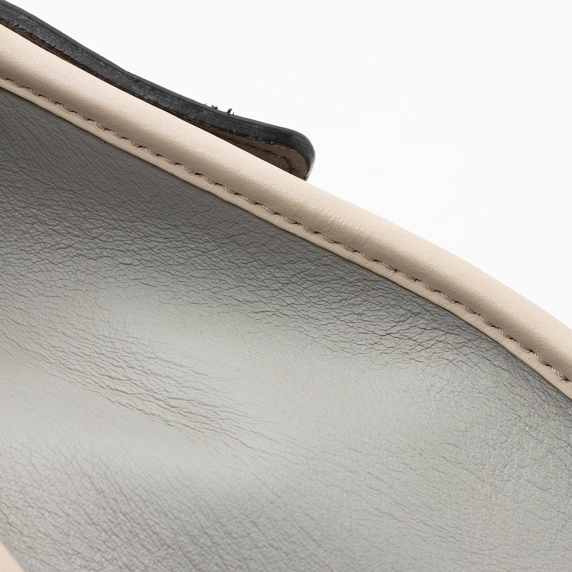 Fendi Leather Kan I F Medium Shoulder Bag (SHF-odjd0J)