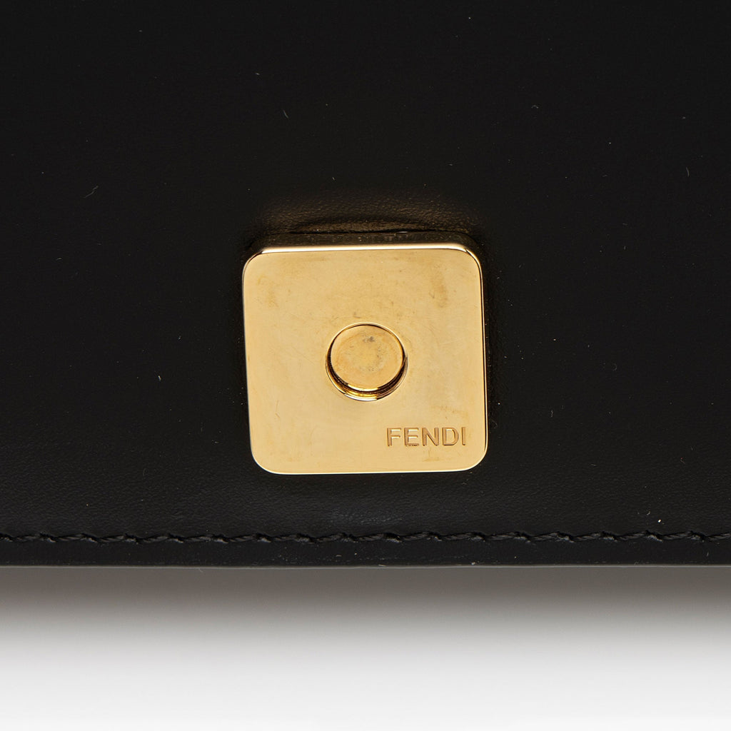 Fendi Embossed Vitello King Logo Wallet on Chain (SHF-23qfv8)