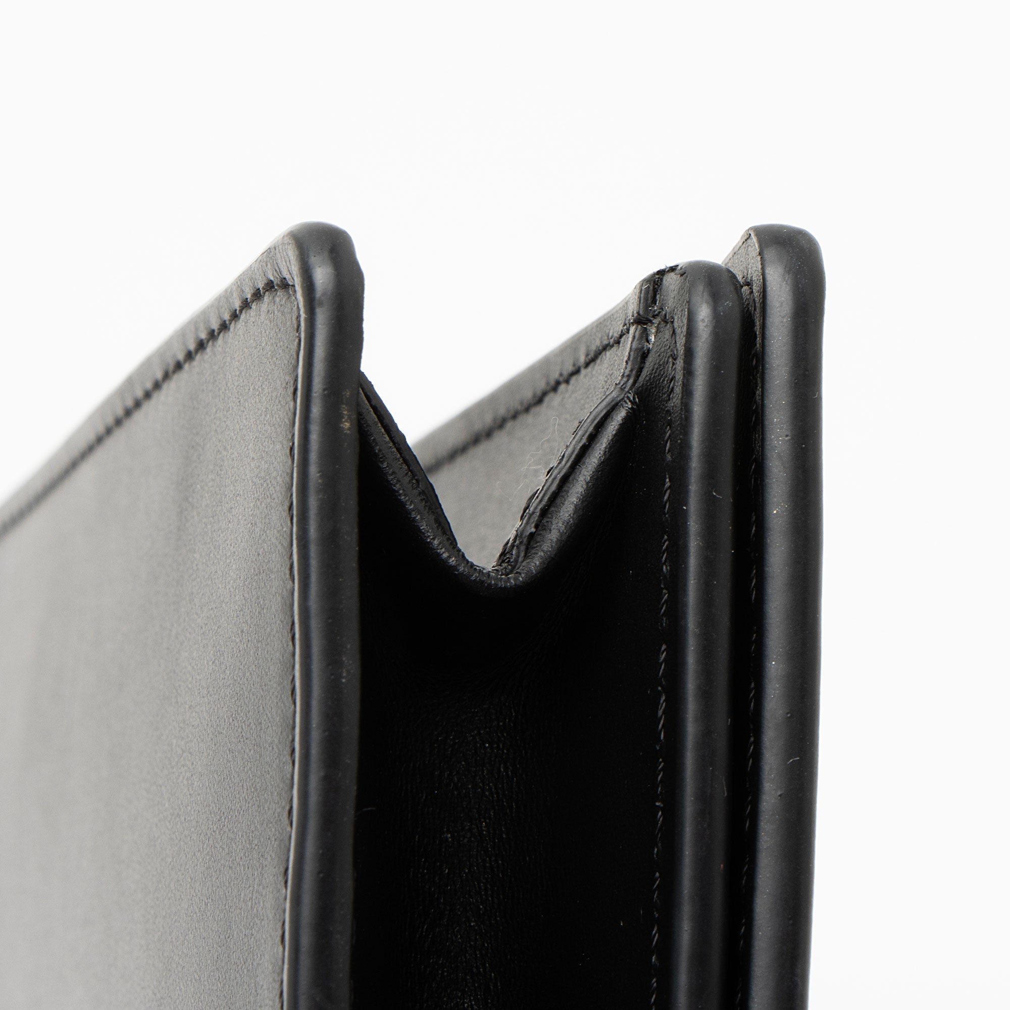 Fendi Embossed Vitello King Logo Wallet on Chain (SHF-23qfv8)