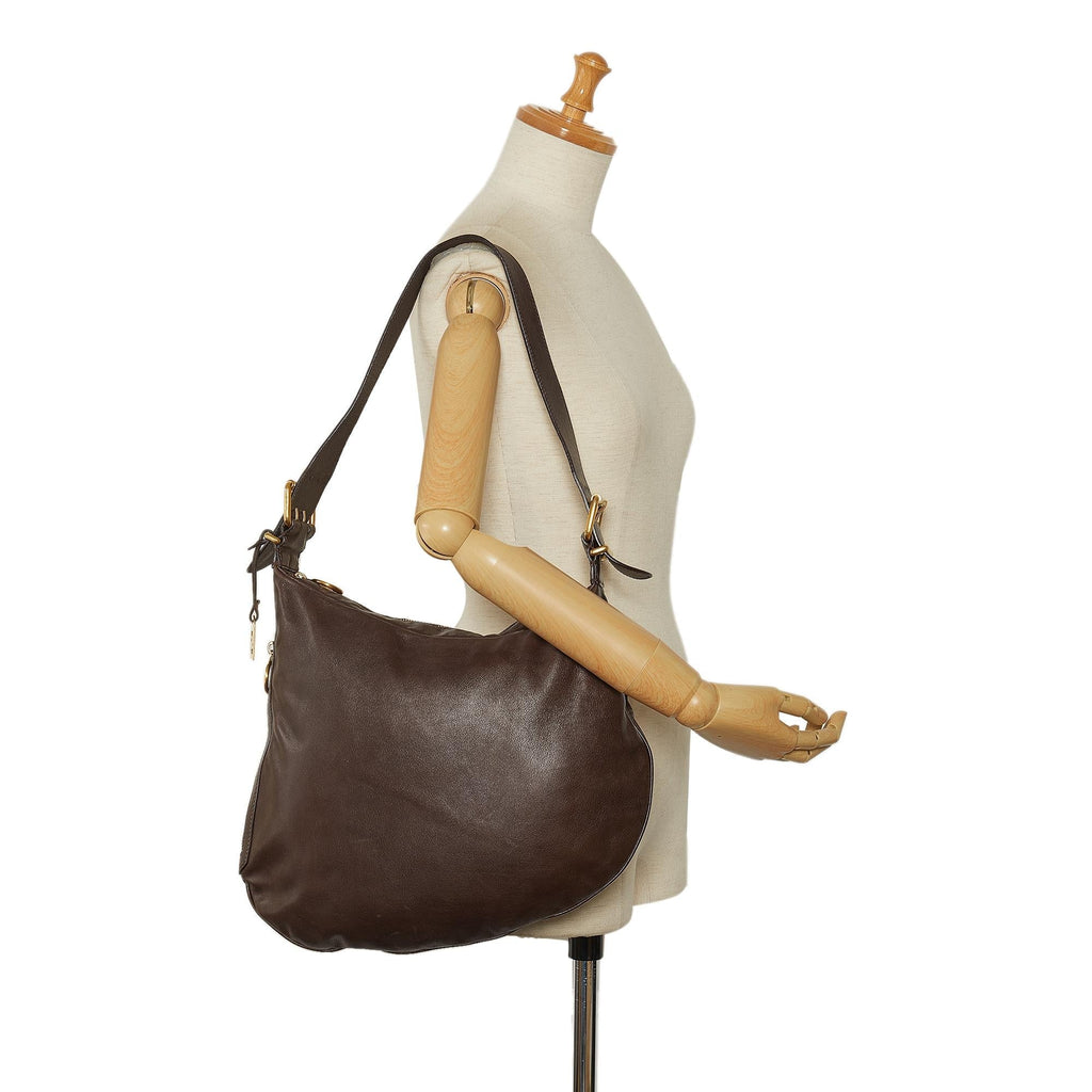 Fendi Leather Oyster Shoulder Bag (SHG-P6A7z8)