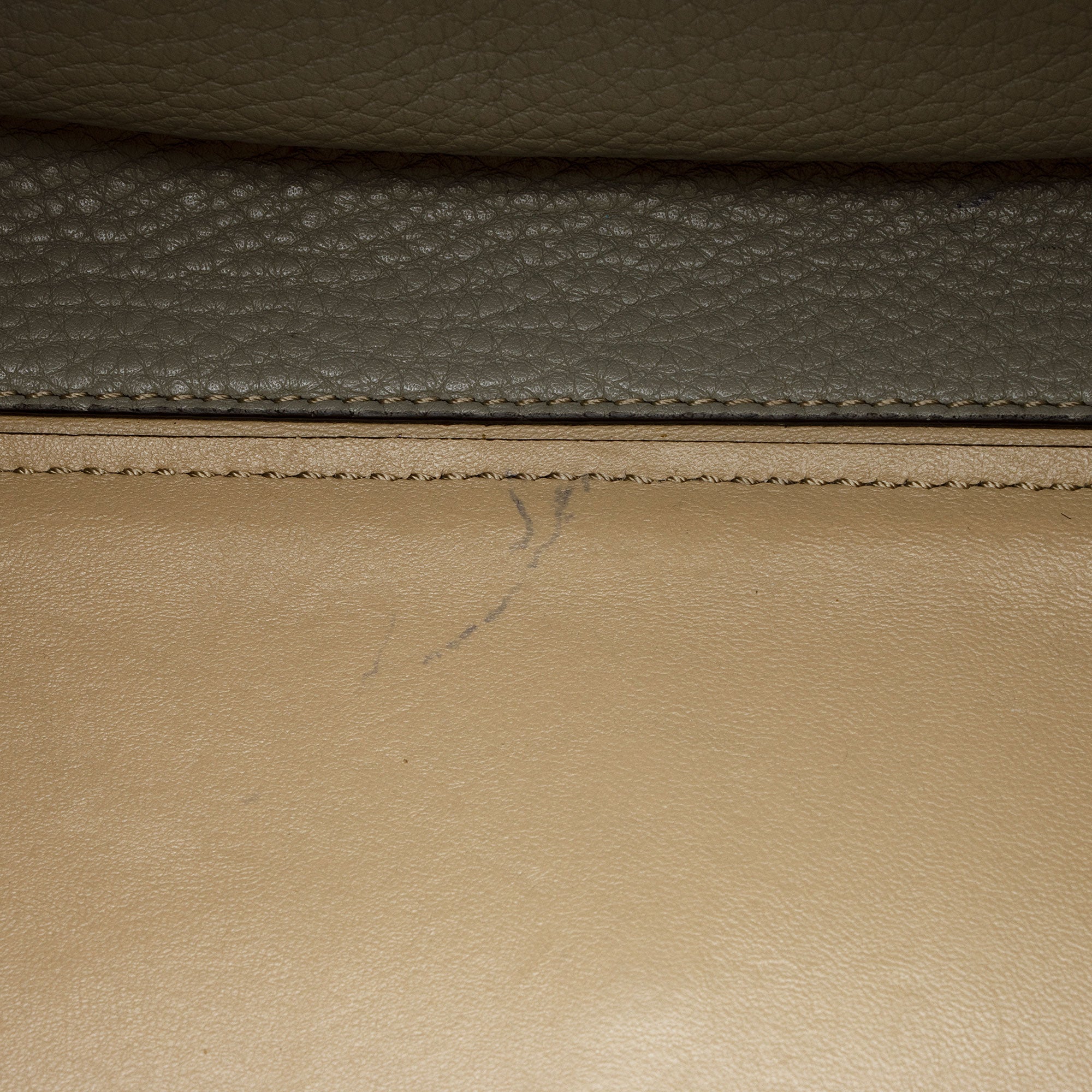 Fendi Leather Peekaboo X Lite Medium Satchel (SHF-oEYida)