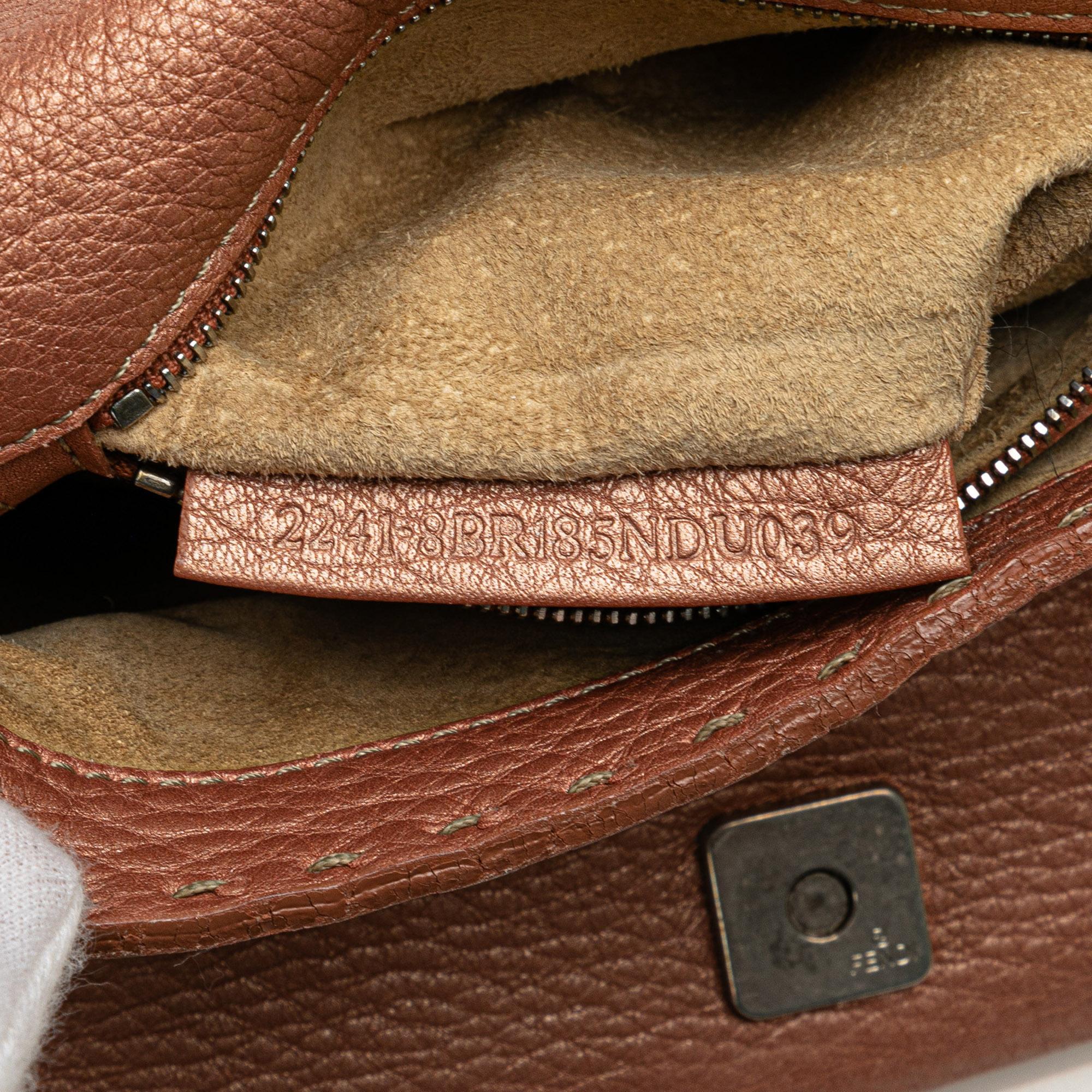 Fendi Leather Selleria Baguette (SHG-3eu3E8)