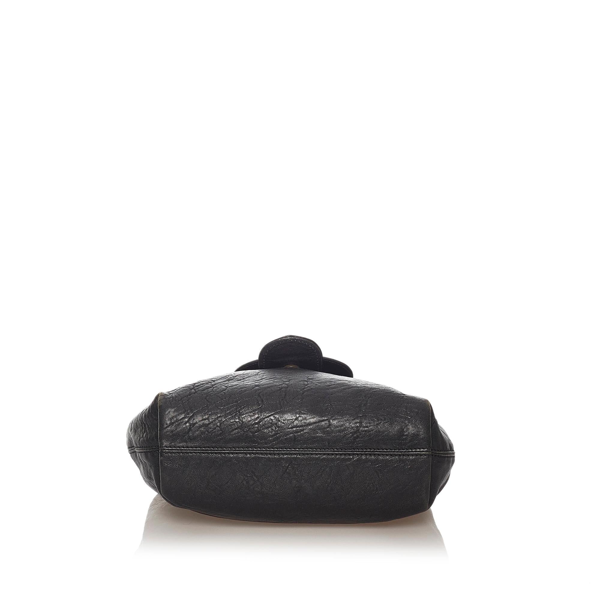 Fendi Leather Shoulder Bag (SHG-27957)