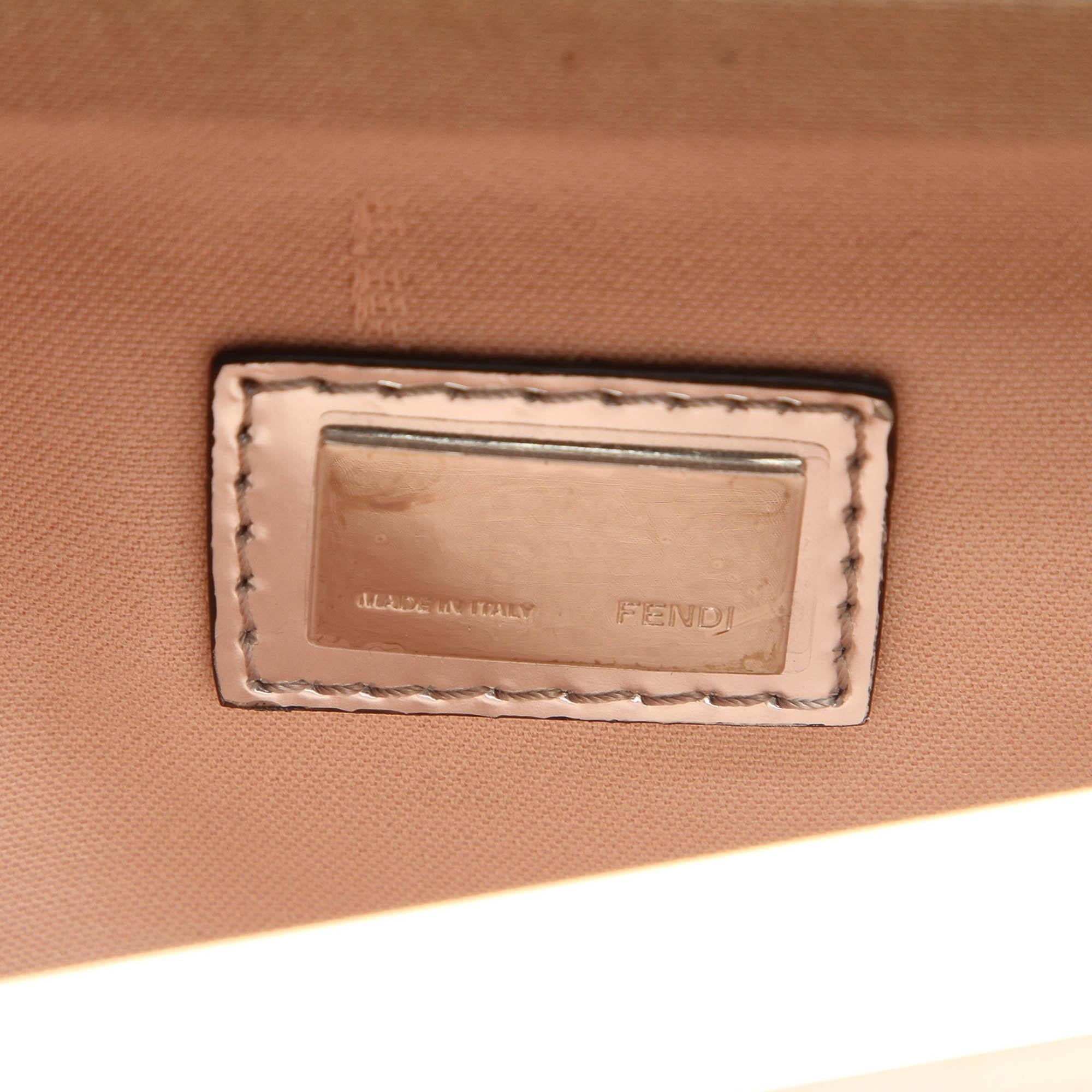 Fendi Leather Shoulder Bag (SHG-31710)