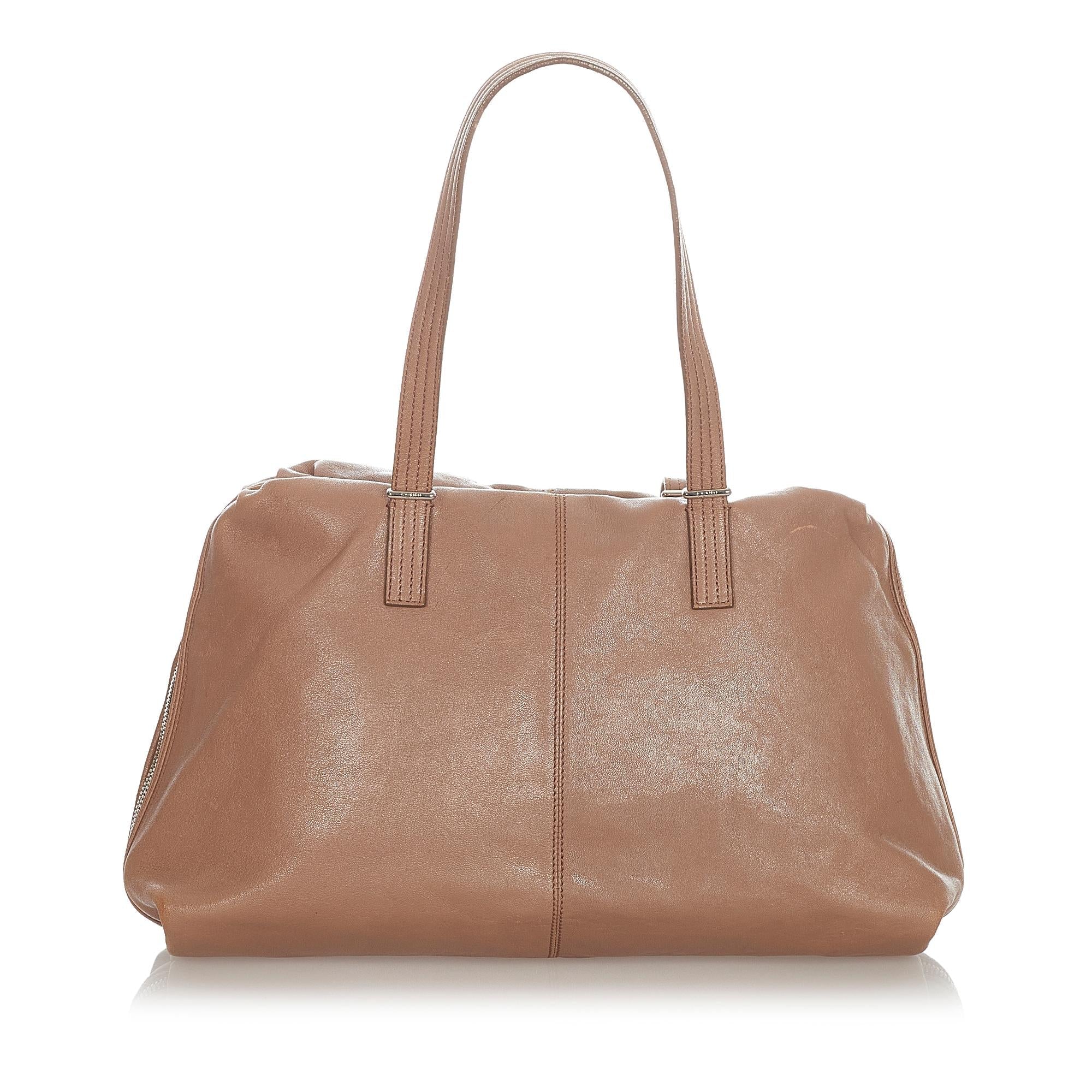 Fendi Leather Shoulder Bag (SHG-31789)