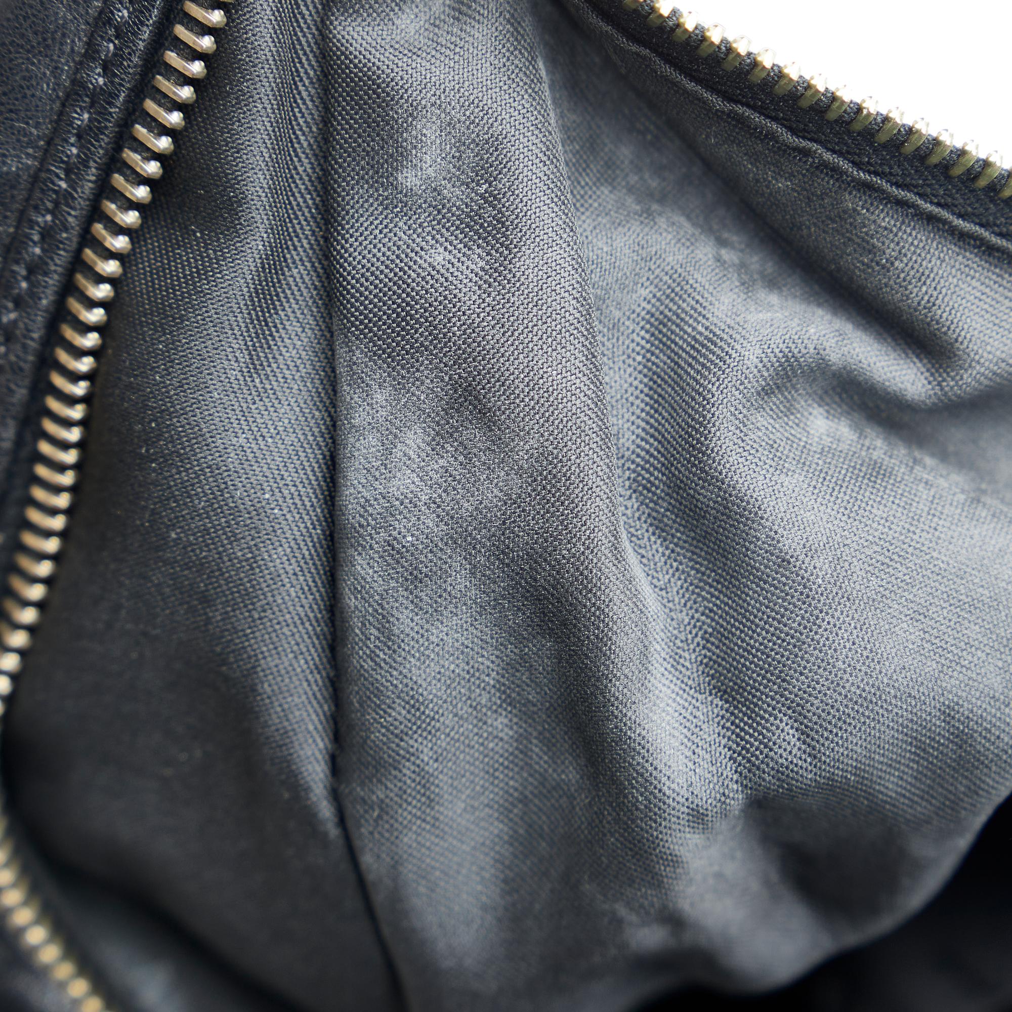 Fendi Leather Shoulder Bag (SHG-xQ5ZgR)