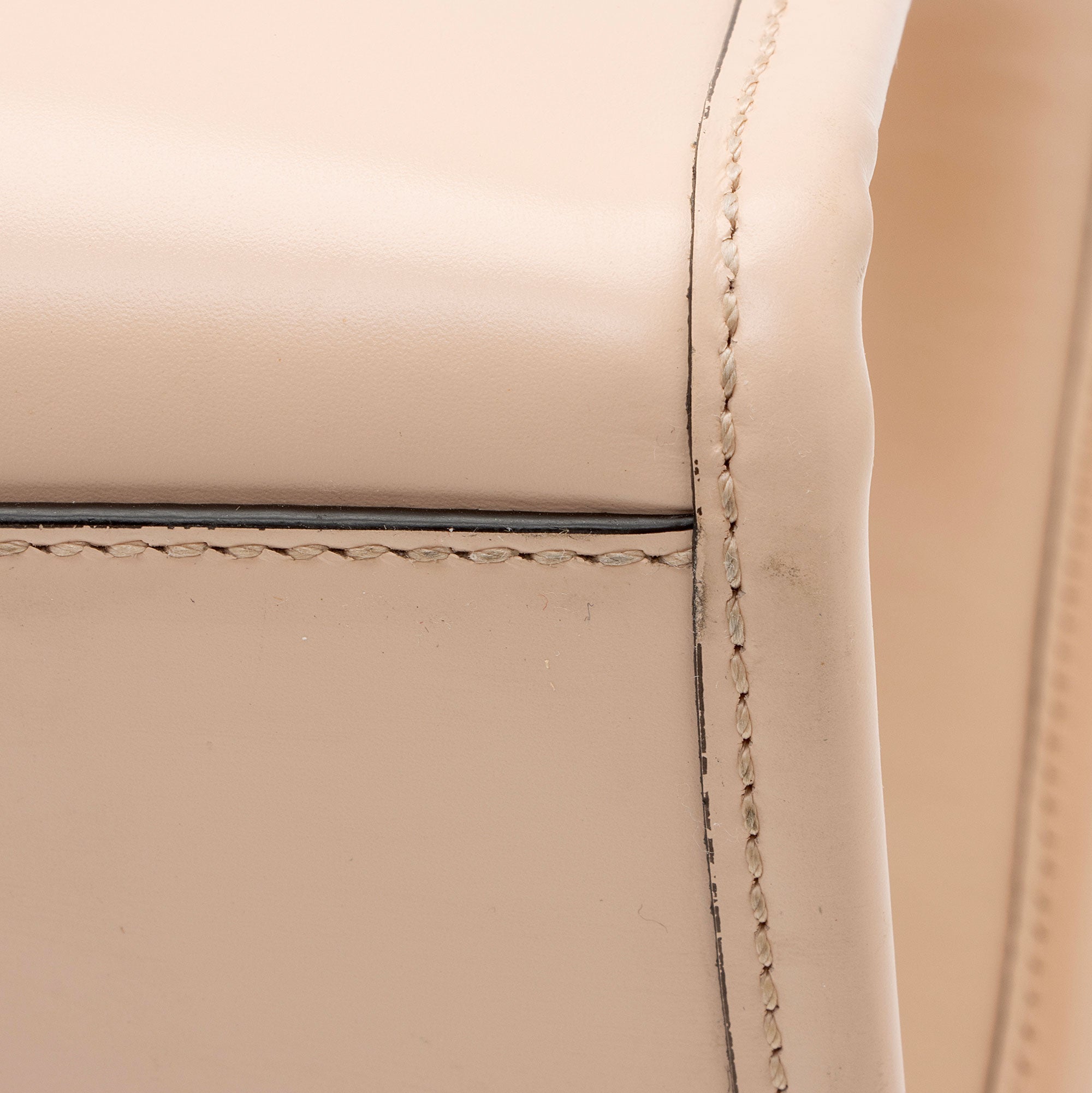 Fendi Leather Sunshine Medium Shopper Tote (SHF-TLlb2r)