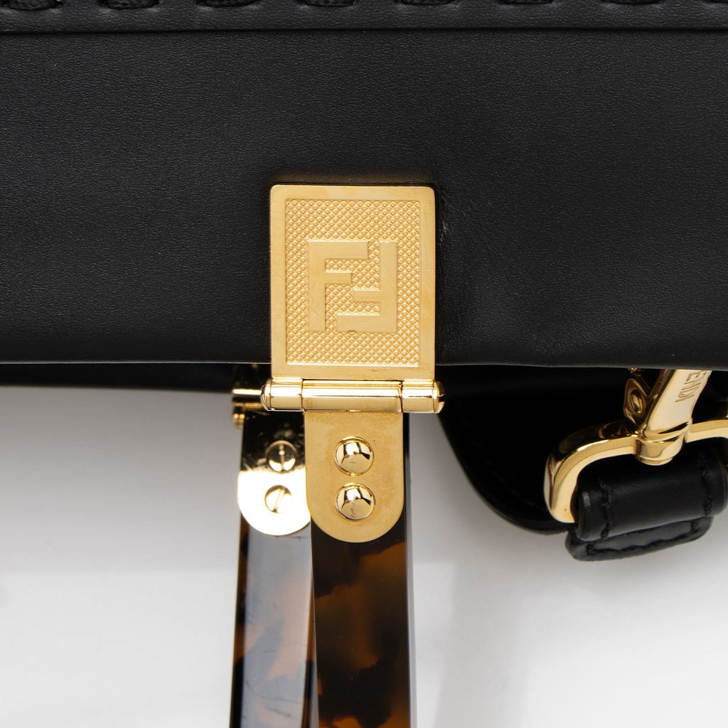 Fendi Leather Sunshine Medium Shopper Tote (SHF-YNCjlf)