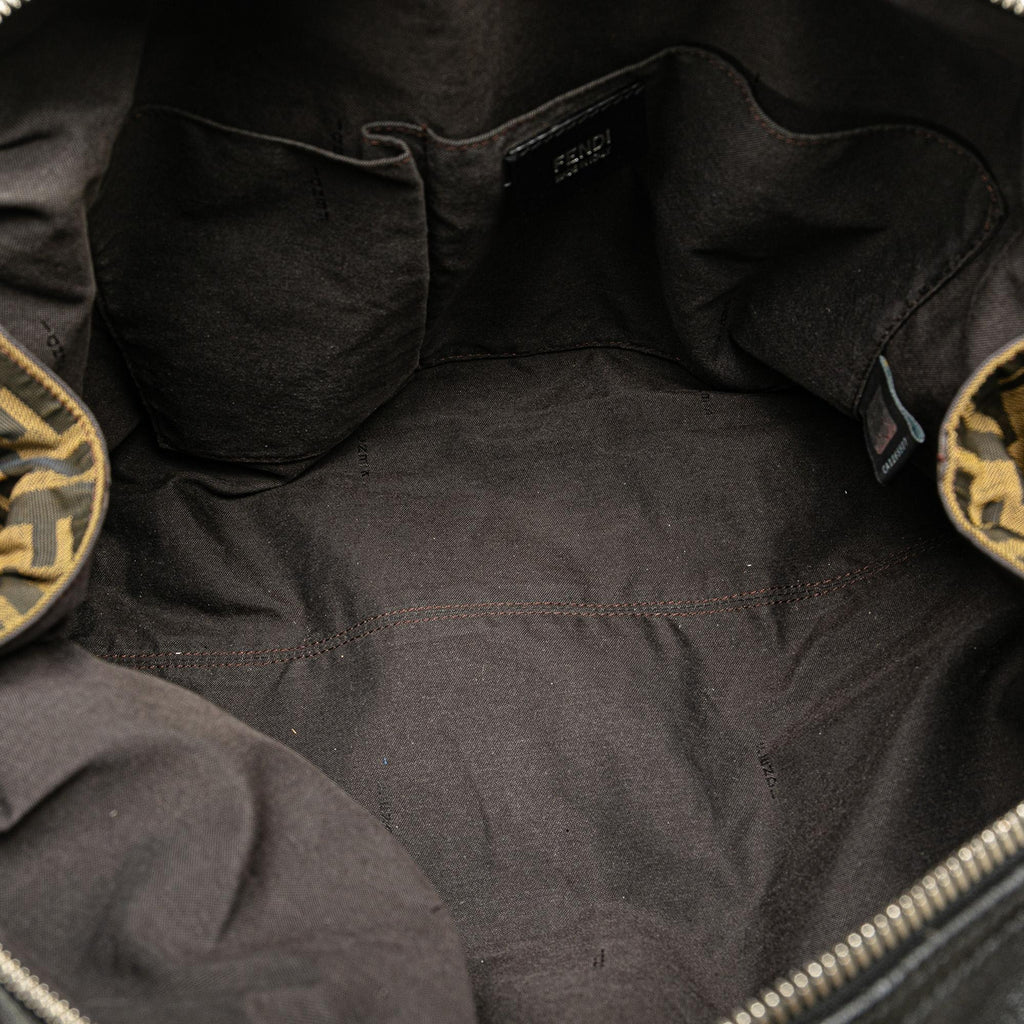 Fendi Leather Unzipped Shoulder Bag (SHG-JpD9gb)