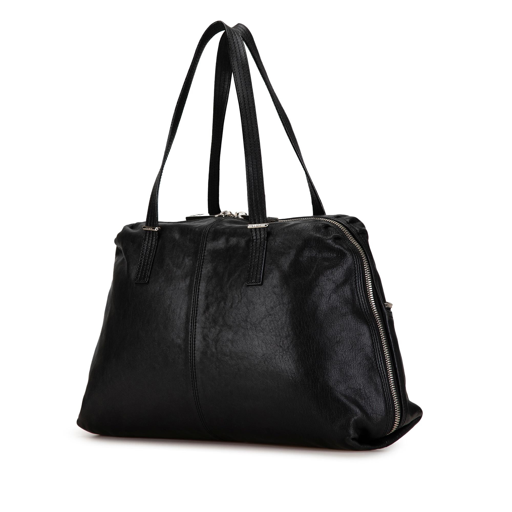 Fendi Leather Unzipped Shoulder Bag (SHG-JpD9gb)