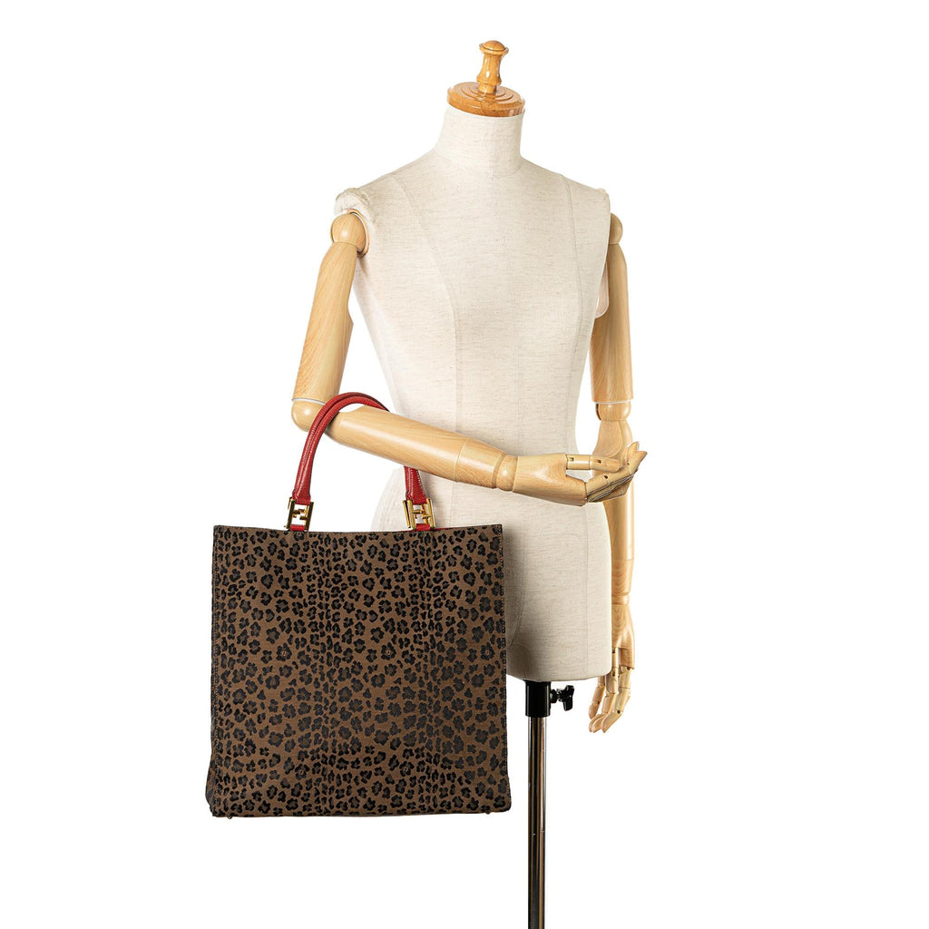 Fendi Leopard Print Canvas Tote (SHG-KYQBn0)