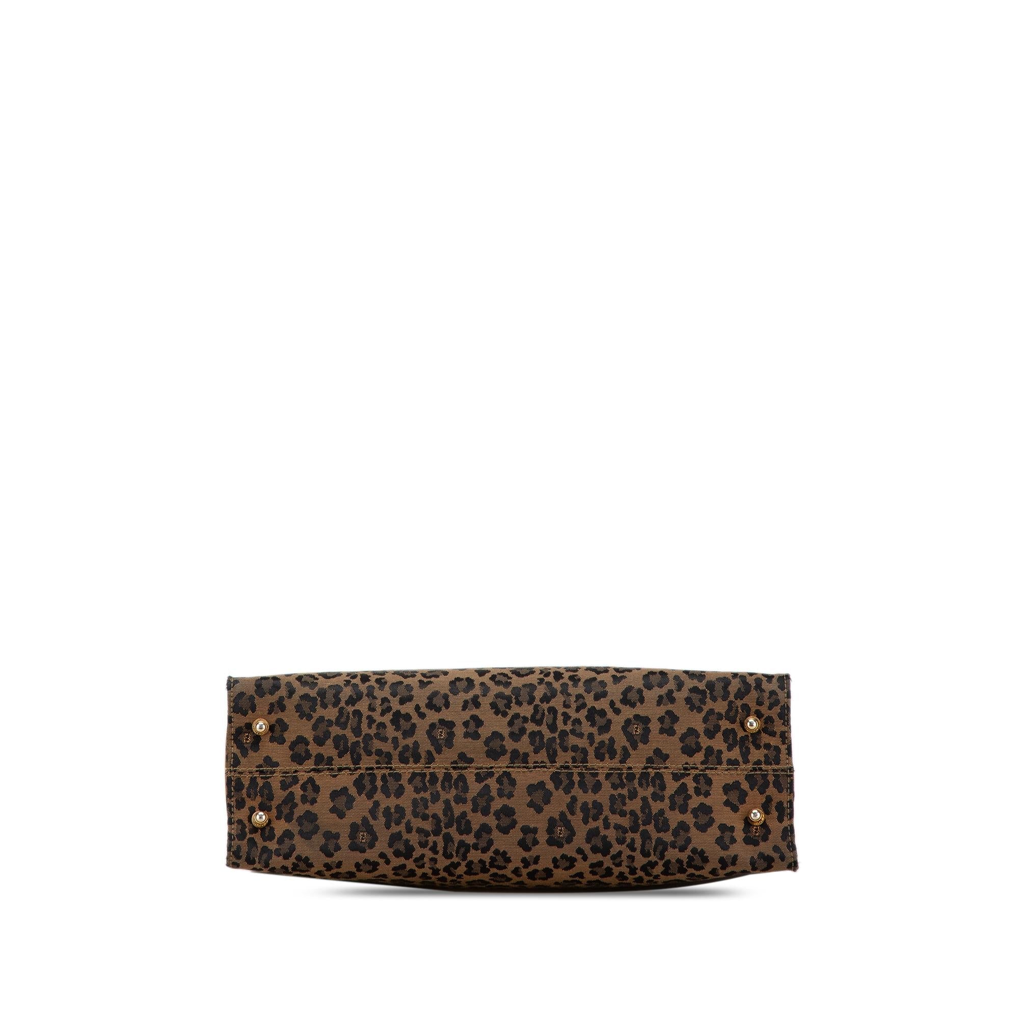 Fendi Leopard Print Canvas Tote (SHG-dcrZfo)